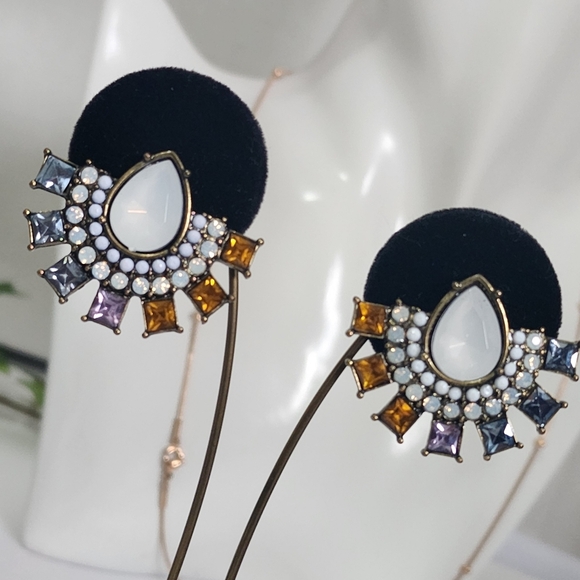 Art Deco Style Fan Shape Crystal Earrimgs - Picture 4 of 6